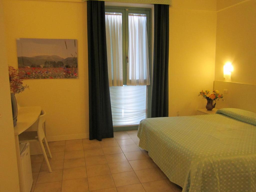 Lieta Sosta Hotel Colfiorito Bilik gambar